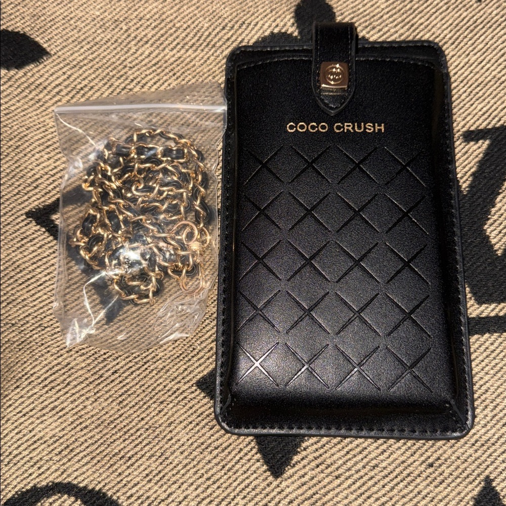 CHANEL Coco Crush Phone Holder & Gold Chain - Picture 2 of 10